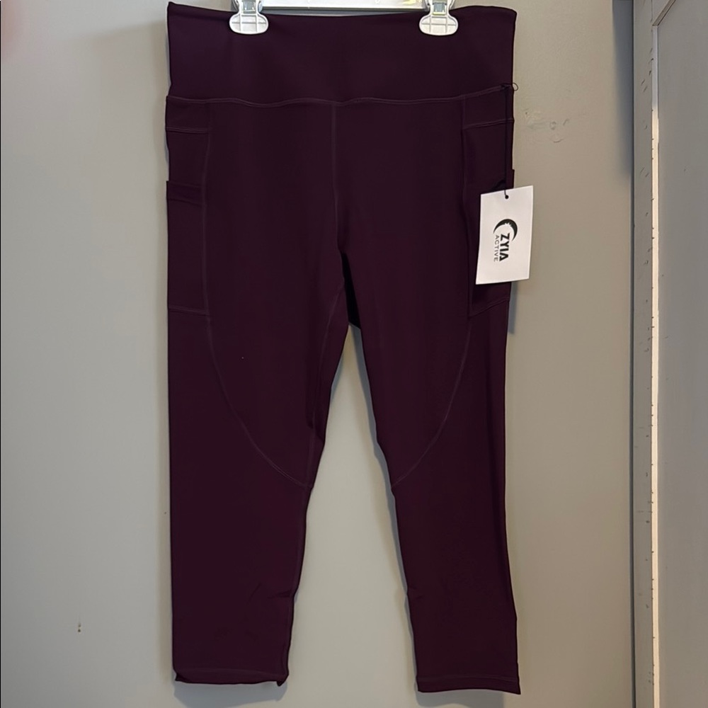 ZYIA ACTIVE - Plum High-Rise Capri 20” (14-16)
